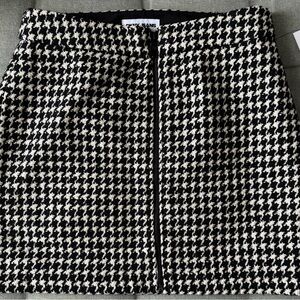 Black and White Houndstooth Zip-Front Mini Skirt from DKNY